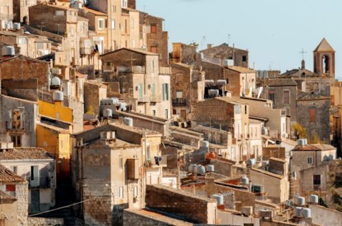 Città Caltagirone: gli artigiani ceramisti